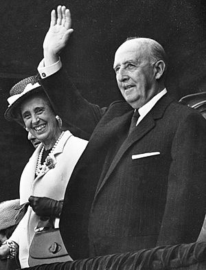 Archivo:Francisco Franco and Carmen Polo