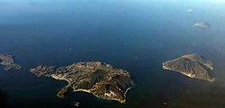 Isole Eolie dall'alto.jpg