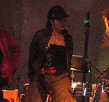 Javiera uppträder live i hammarkullen i angered.jpg