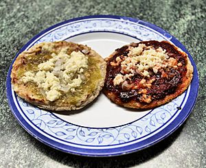 Archivo:Memelas Oaxaquenos