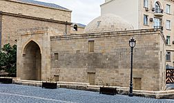 Mezquita de Hazrat Ali, Baku, Azerbaiyán, 2016-09-26, DD 28