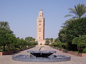 Archivo:MoroccoMarrakech Koutoubia mosqueFromGarden