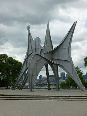 Archivo:Oeuvre de Calder