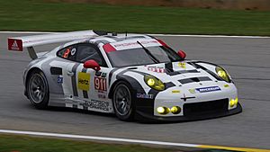 Archivo:Porsche North America 911 - Petit Le Mans 2015