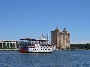 Savannah river georgia queen.jpg