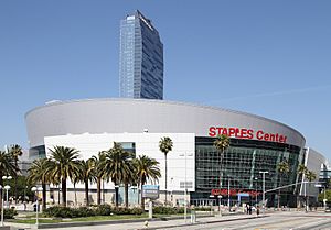 Archivo:Staples Center, LA, CA, jjron 22.03.2012