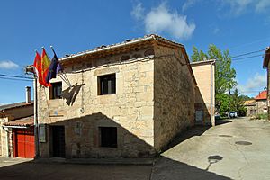 Archivo:Villoruebo, Casa Cosistorial, 02