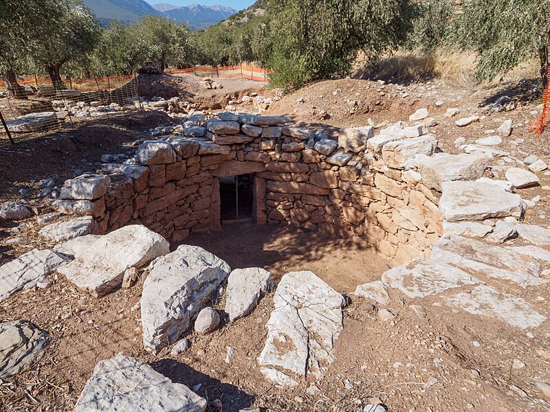 Θολωτός τάφος Άμφισσας 2055