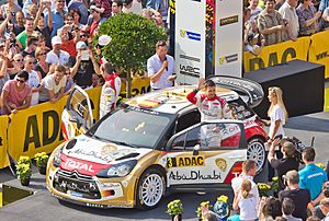 Archivo:ADAC Rallye Deutschland 2013 - Fahrerpräsentation auf dem Roncalliplatz-4678
