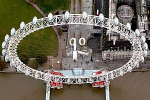 Archivo:Aerial view of the London Eye. MOD 45146076