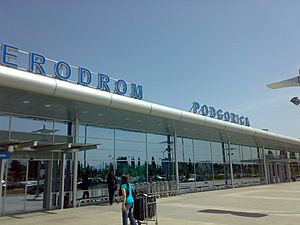 Archivo:AerodromPodgorica