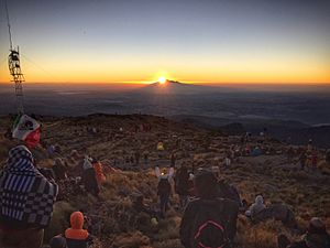 Archivo:Amanecer de la Montaña Fantasma