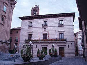 Archivo:Ayuntamiento(Tudela)(22-07-2007)