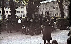 Archivo:Bundesarchiv R 165 Bild-244-52, Asperg, Deportation von Sinti und Roma