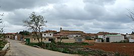 Cañada Juncosa, vista de la población desde CUV-8306.jpg