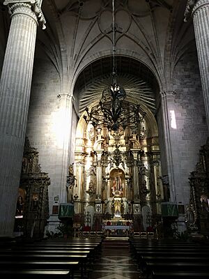 Archivo:Caravaca de la Cruz, Interior of the Iglesia del Salvador