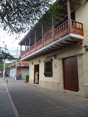 Archivo:Casa Colonial en Anapoima