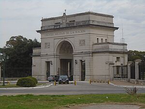 Archivo:Colegio Militar de la Nación (El Palomar)