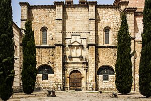 Archivo:Convento concepcionistas franciscanas 2018