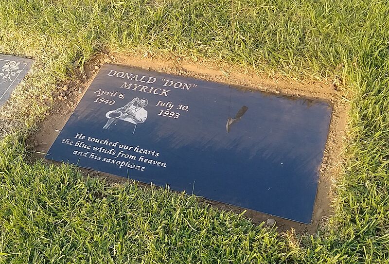 DON MYRICKS HEAD STONE