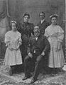 Emilio Estrada y su familia 02