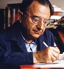 Erich Fromm 1974 (cropped)2.jpg