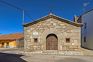 Archivo:Ermita de San Antonio en Valdelacasa