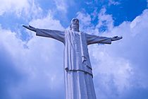Archivo:Estatua de Cristo Rey - Cali, Colombia