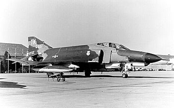 Archivo:F-4E-41-MC-Phantom-68-0537-353TRS-401TFW-June1970