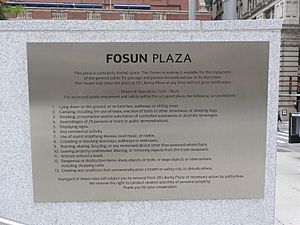 Archivo:Fosun Plaza nameplate at Pine St stair jeh