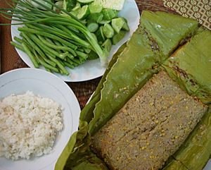 Archivo:Fried Prahok meal