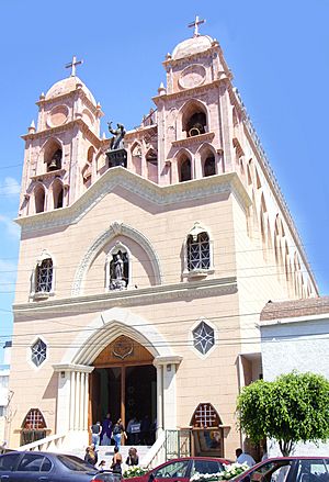 Archivo:Iglesia calle 3a - panoramio