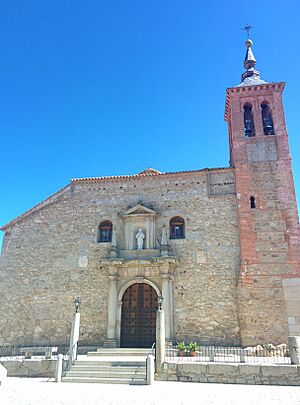 Archivo:Iglesia de San Pedro Apóstol, Las Ventas con Peña Aguilera 01