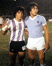 Archivo:Maradona ruben paz