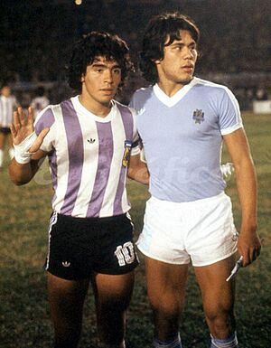 Archivo:Maradona ruben paz