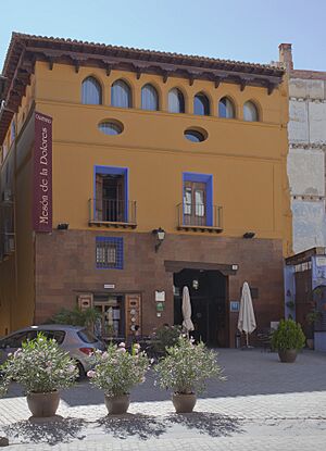 Archivo:Mesón de la Dolores, Calatayud, España, 2012-08-24, DD 01