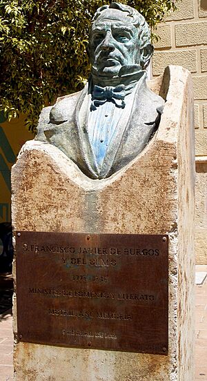 Archivo:Motril - Monumento a Francisco Javier de Burgos y del Olmo