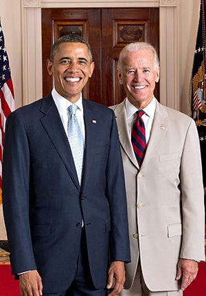 Archivo:Official portrait of President Obama and Vice President Biden 2012