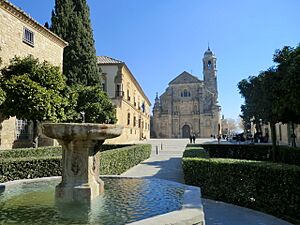 Archivo:Plazavazquezdemolina-ubeda
