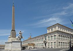 Archivo:Quirinale palazzo e obelisco con dioscuri Roma