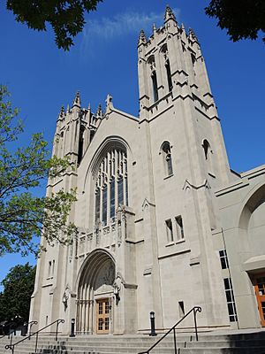 Archivo:SacredHeartCathedralRochesterNewYorkSouthView