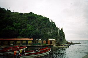 Archivo:Ships at Choroni