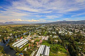 Sobrevuelos CDMX Xochimilco (40385667161).jpg