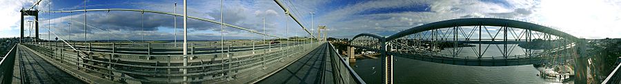 Archivo:Tamar Bridge and Brunel or Royal Albert Bridge panorama