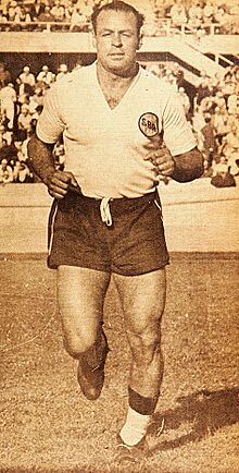 Teodoro Alcalde, Estadio, 1947-04-19 (205).jpg