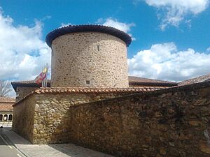 Archivo:Torreón militar de La Vecilla