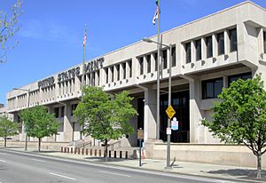 Archivo:United States Mint Philadelphia
