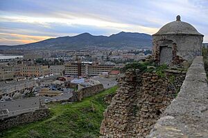 Archivo:Vista del Gurugú desde el fuerte de Victoria Chica, Melilla