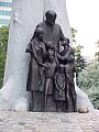 Warszawa pomnik Janusz Korczak 02
