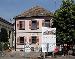 Weckolsheim, Mairie en 2011, à la reconstruction.jpg
